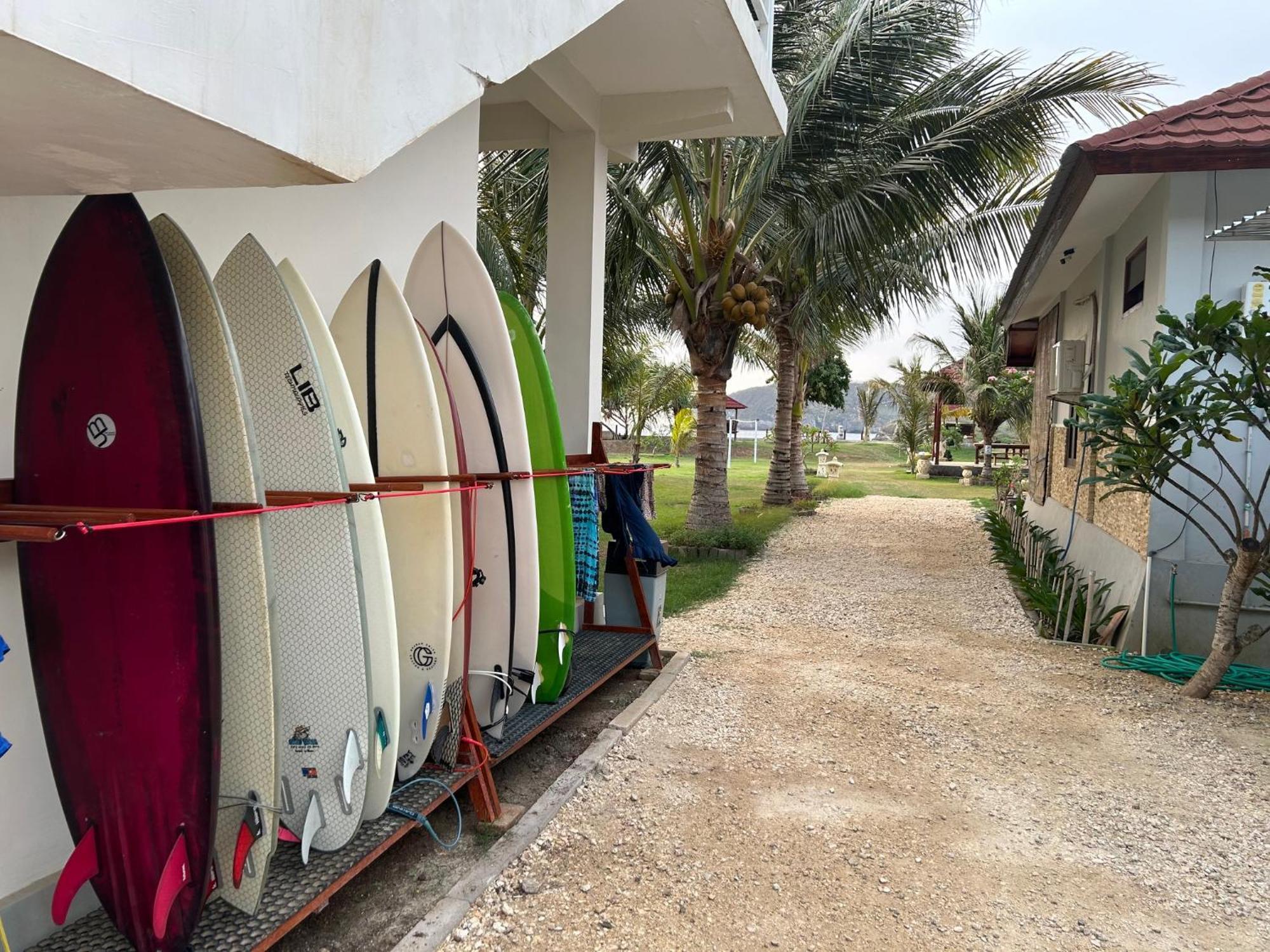Mama Nings Beach Hotel Sekongkang Zewnętrze zdjęcie
