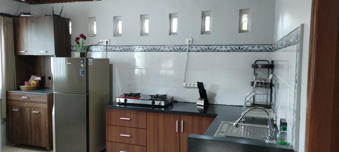 Mama Nings Beach Hotel Sekongkang Zewnętrze zdjęcie