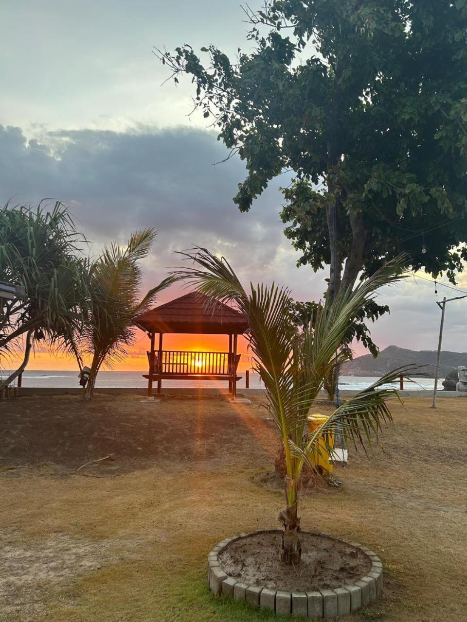 Mama Nings Beach Hotel Sekongkang Zewnętrze zdjęcie