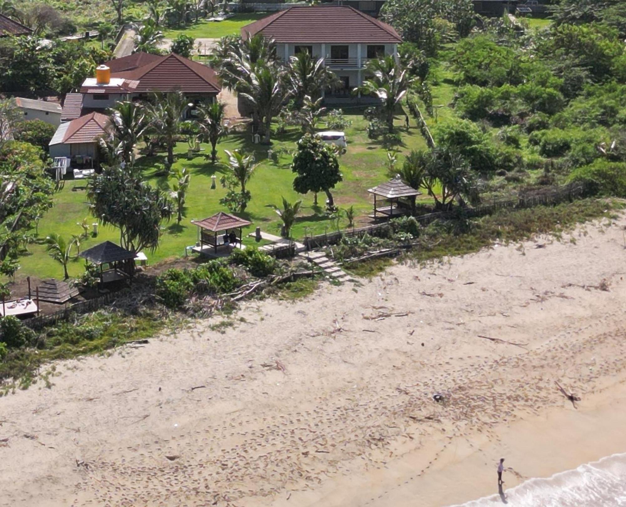 Mama Nings Beach Hotel Sekongkang Zewnętrze zdjęcie