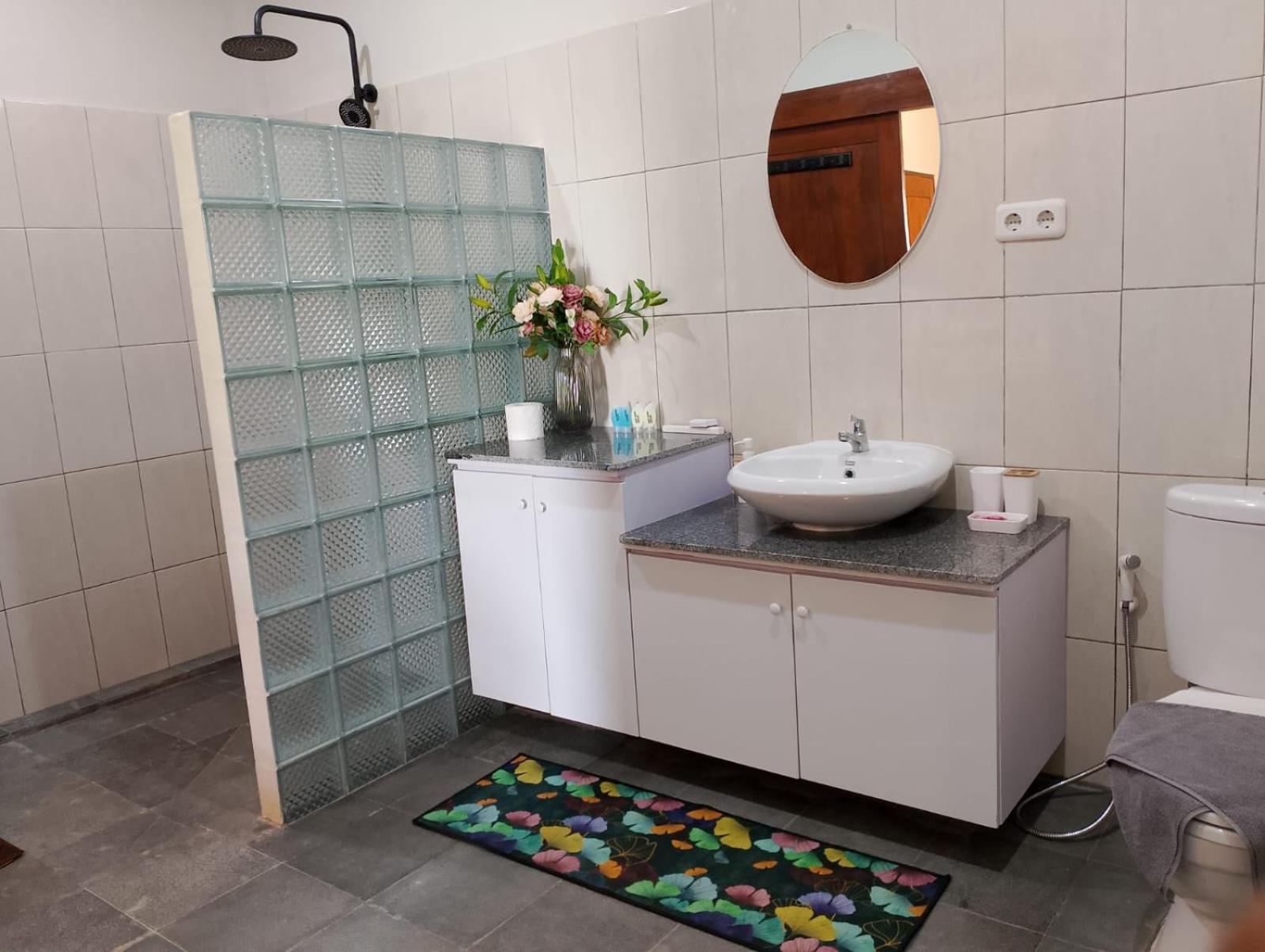 Mama Nings Beach Hotel Sekongkang Zewnętrze zdjęcie