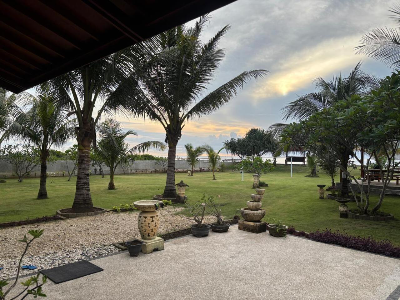 Mama Nings Beach Hotel Sekongkang Zewnętrze zdjęcie